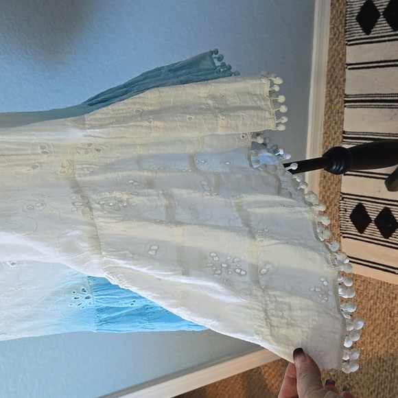 POSITANO Eyelit Sequined PomPom White Blue Top Pullover Bell Sleeves Sz S-M - Picture 6 of 12
